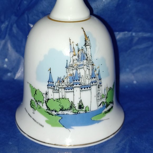Vintage Walt Disney Productions Ceramic Bell Cinderella's Castle - Picture 2 of 3